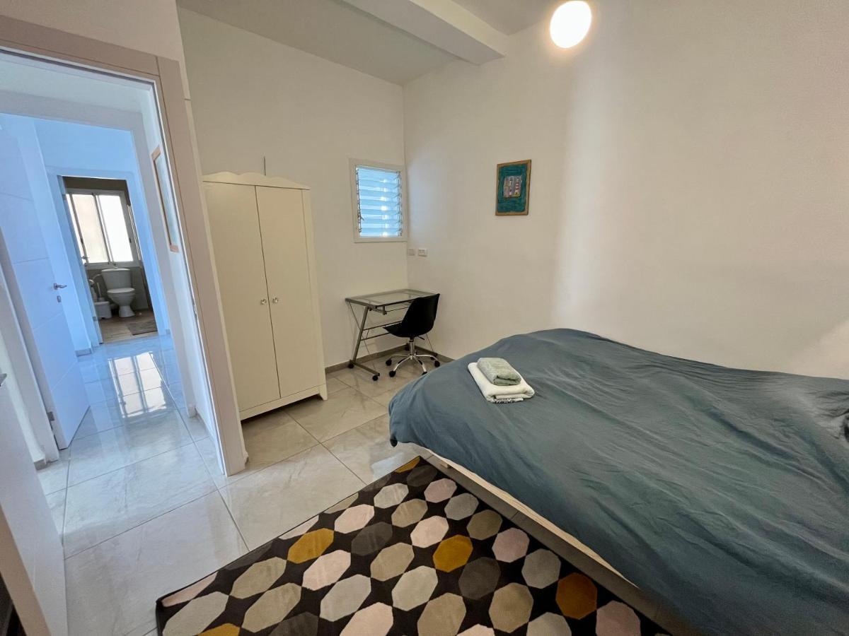 A Cozy 2Bdrm Home In Wadi-Nisnas 海法 外观 照片