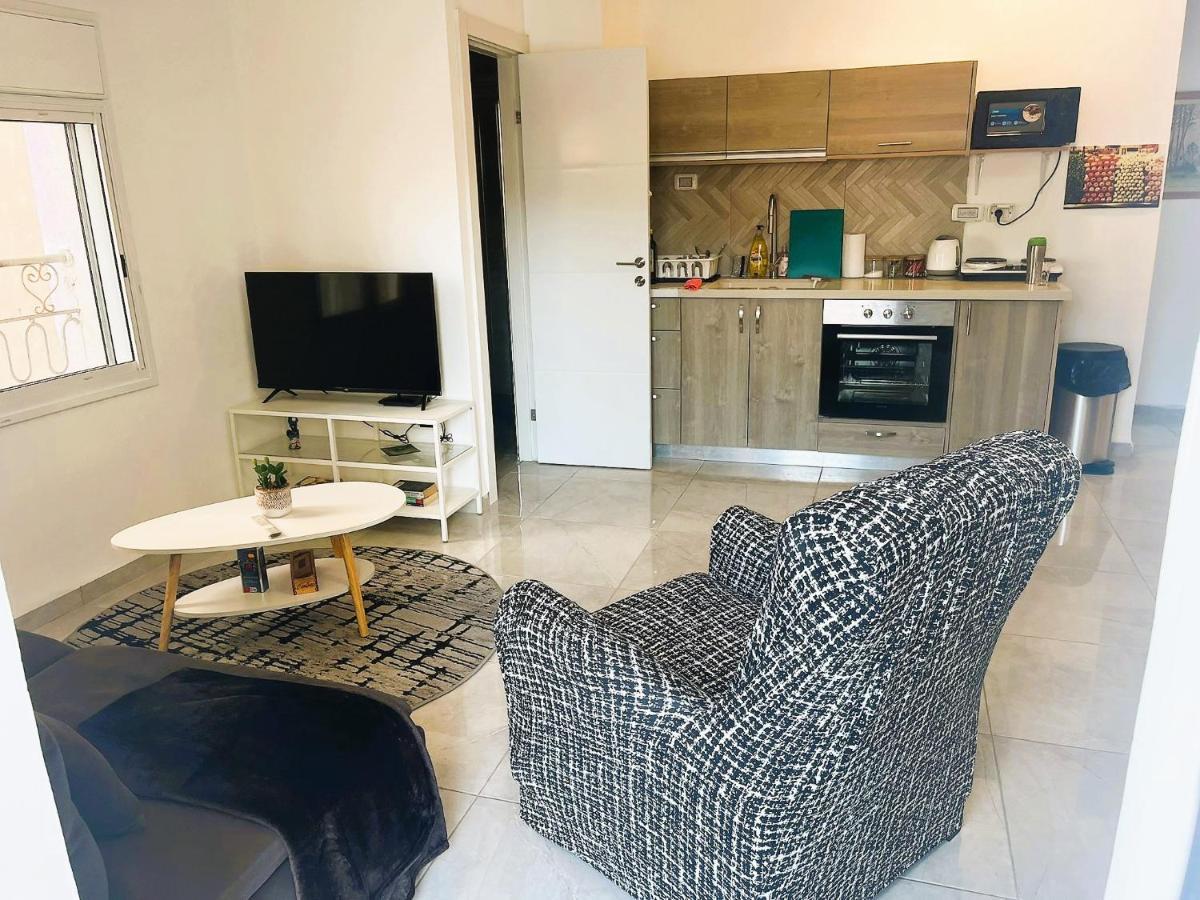 A Cozy 2Bdrm Home In Wadi-Nisnas 海法 外观 照片